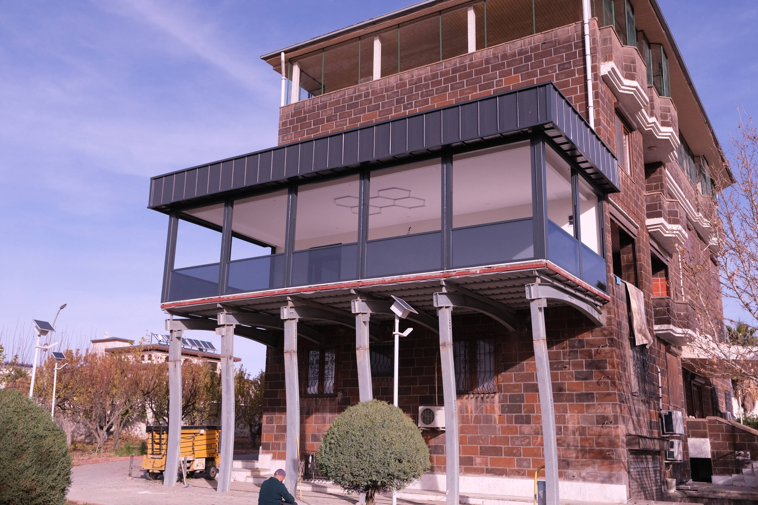 Kış Bahçesi Giyotin Cam Balkon Uygulaması