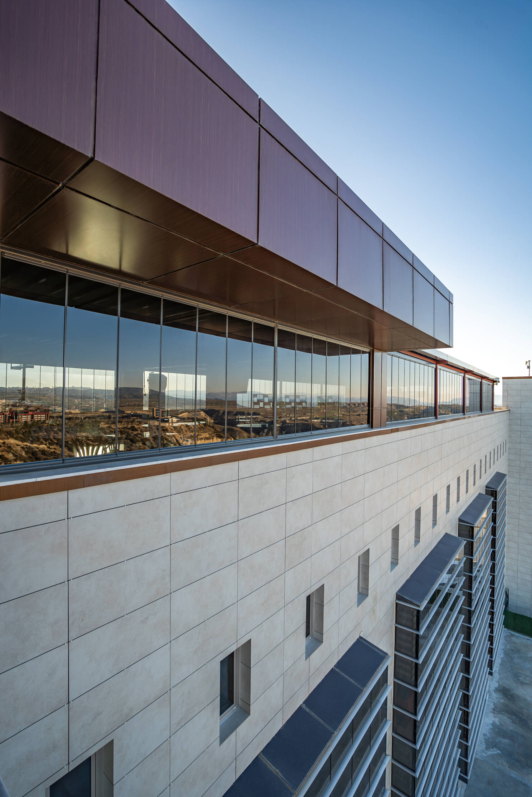 LAVANTA TEPESİ OTEL – KATLANIR CAM BALKON